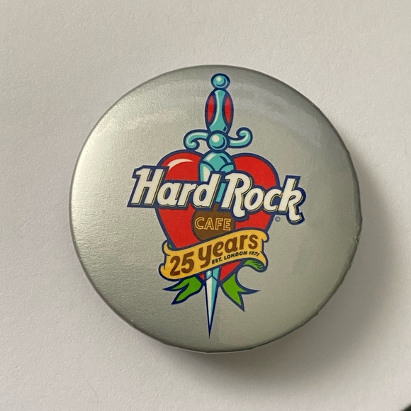 Hard Rockk Cafe 25 Years Button Pin - Picture 1 of 4